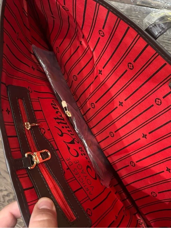 Classic Brown Checked Tote Bag - Women's Shoulder Bag - Picture 6 of 8